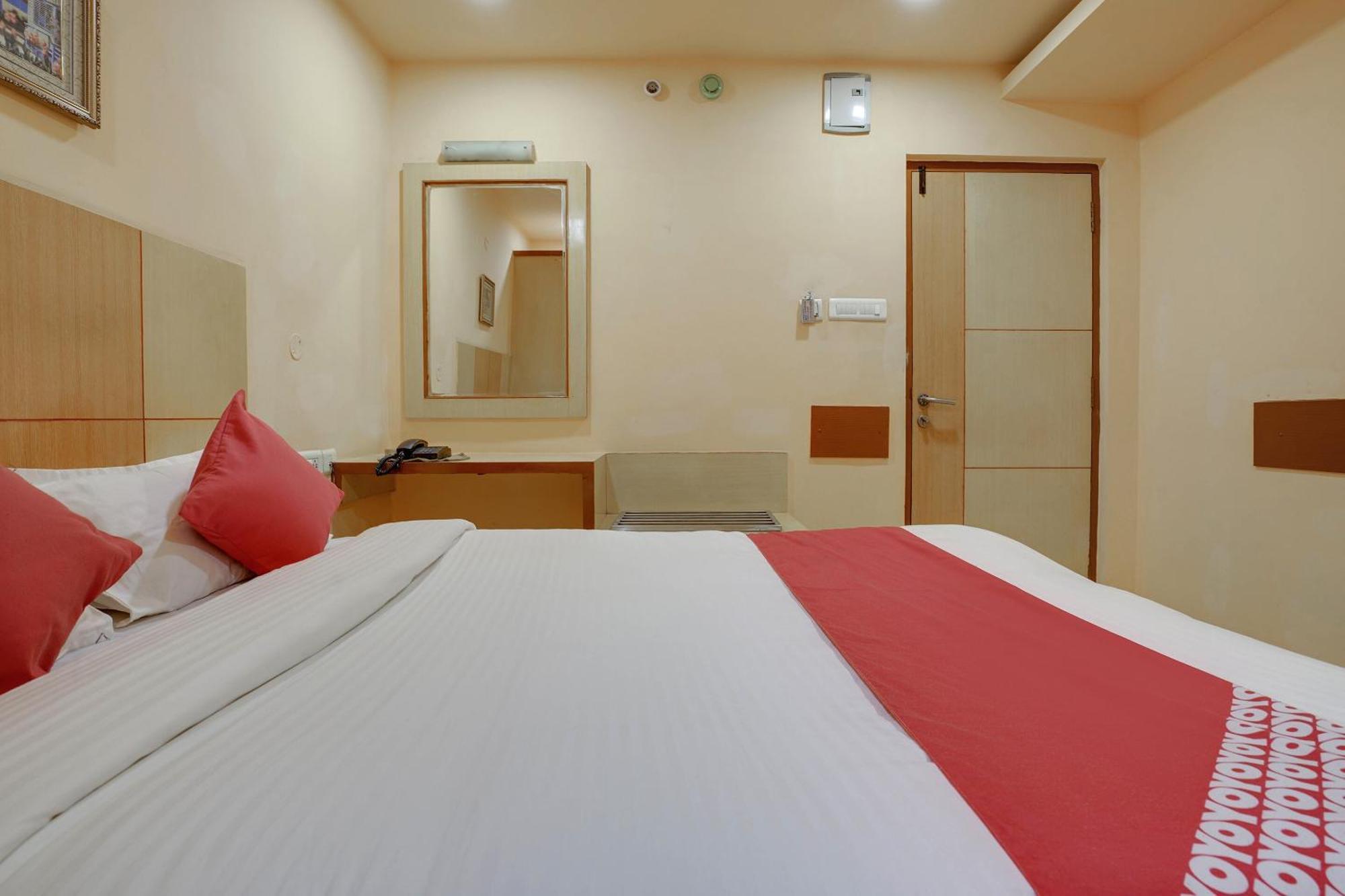 Hotel O Shanta Residency Lodge Sururnagar エクステリア 写真