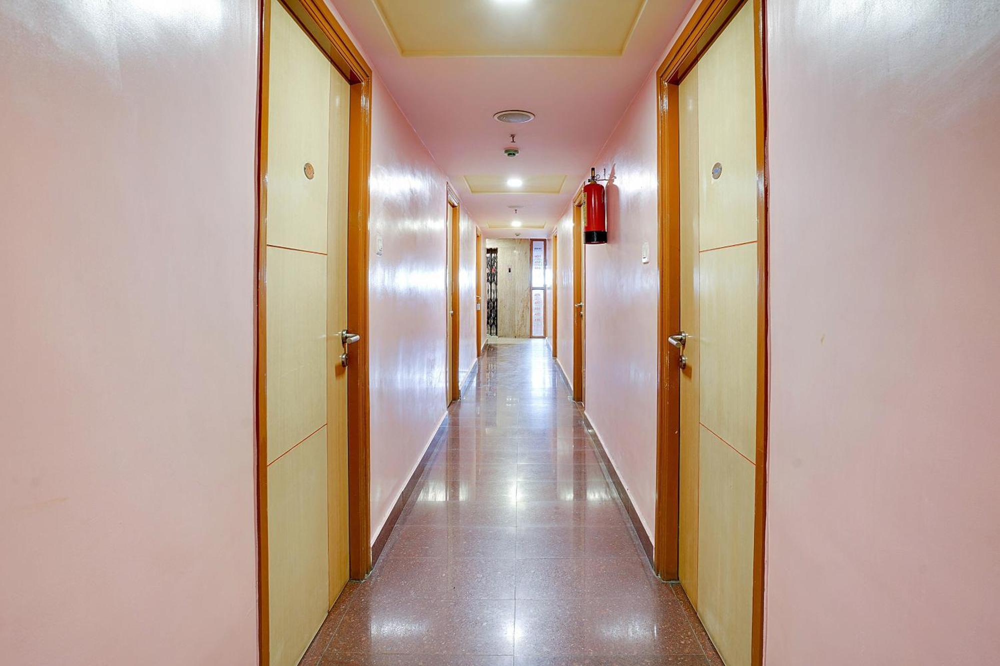 Hotel O Shanta Residency Lodge Sururnagar エクステリア 写真