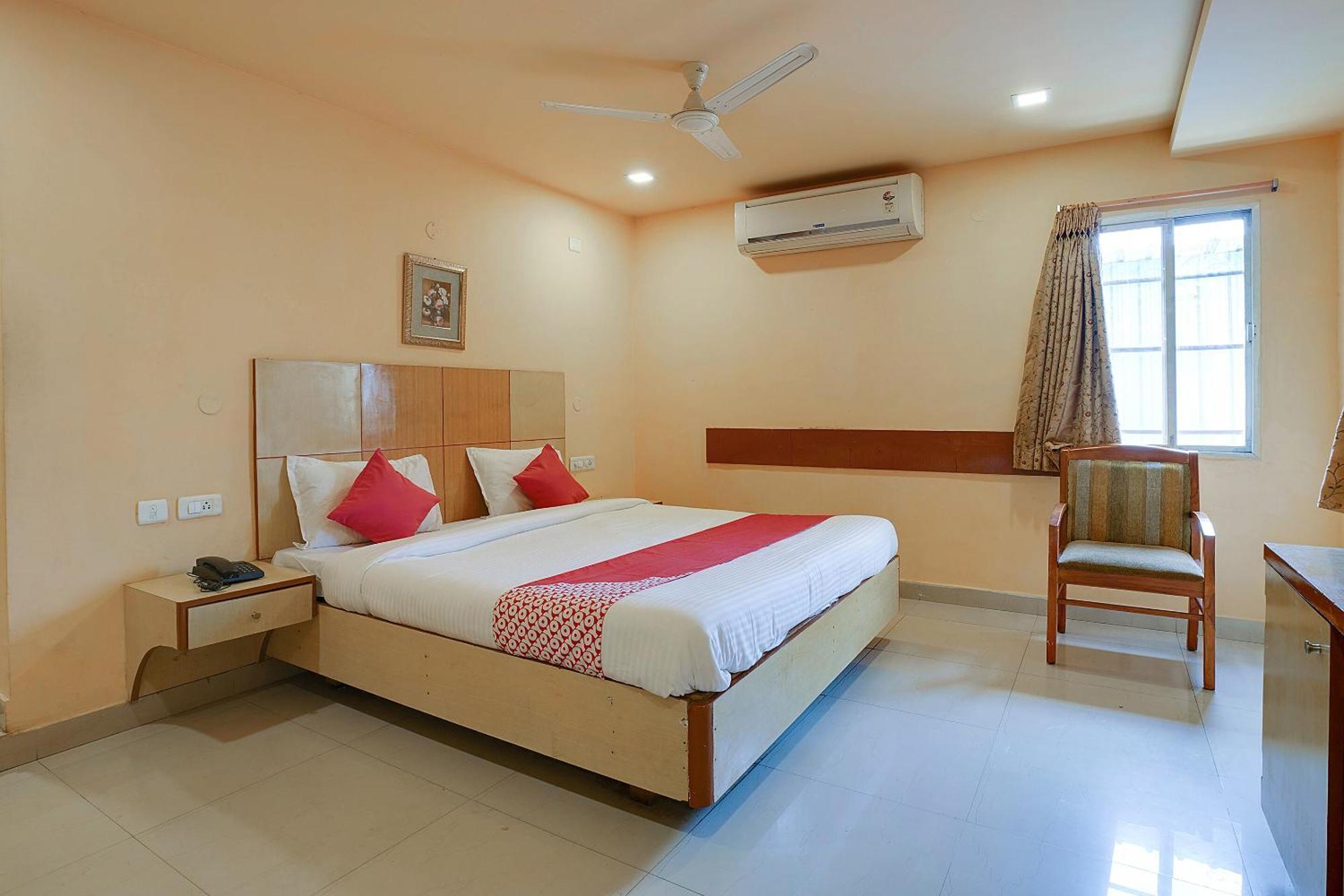 Hotel O Shanta Residency Lodge Sururnagar エクステリア 写真