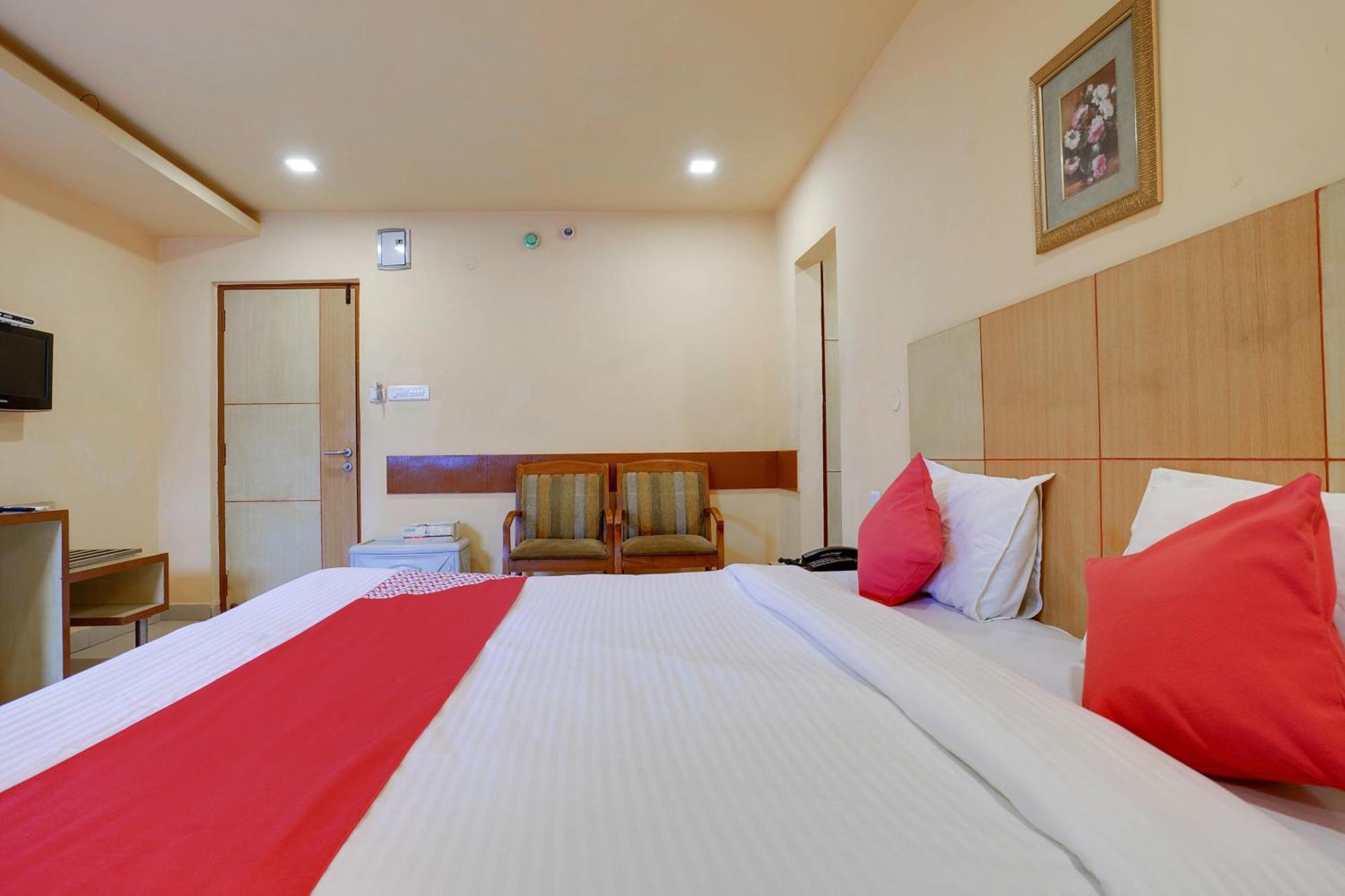 Hotel O Shanta Residency Lodge Sururnagar エクステリア 写真
