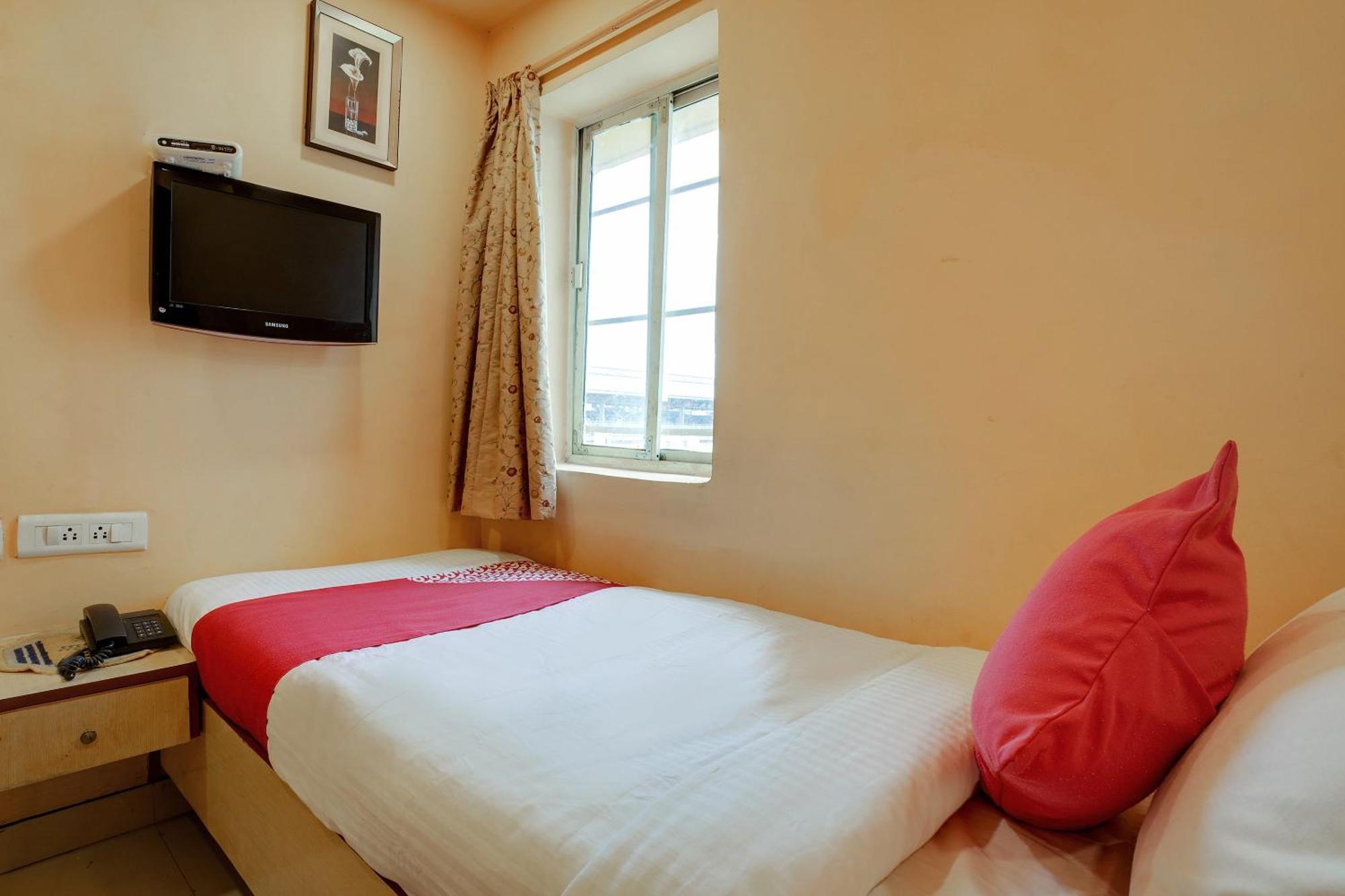 Hotel O Shanta Residency Lodge Sururnagar エクステリア 写真