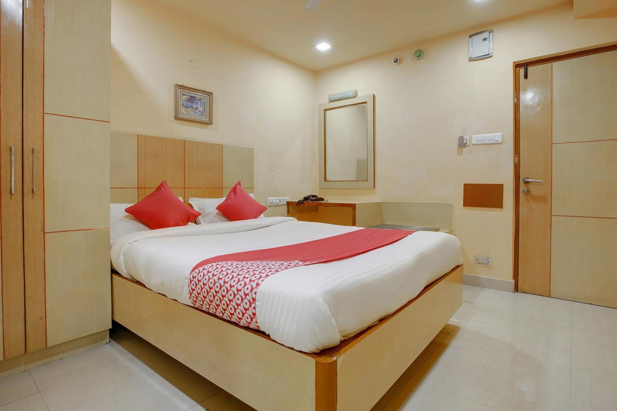 Hotel O Shanta Residency Lodge Sururnagar エクステリア 写真