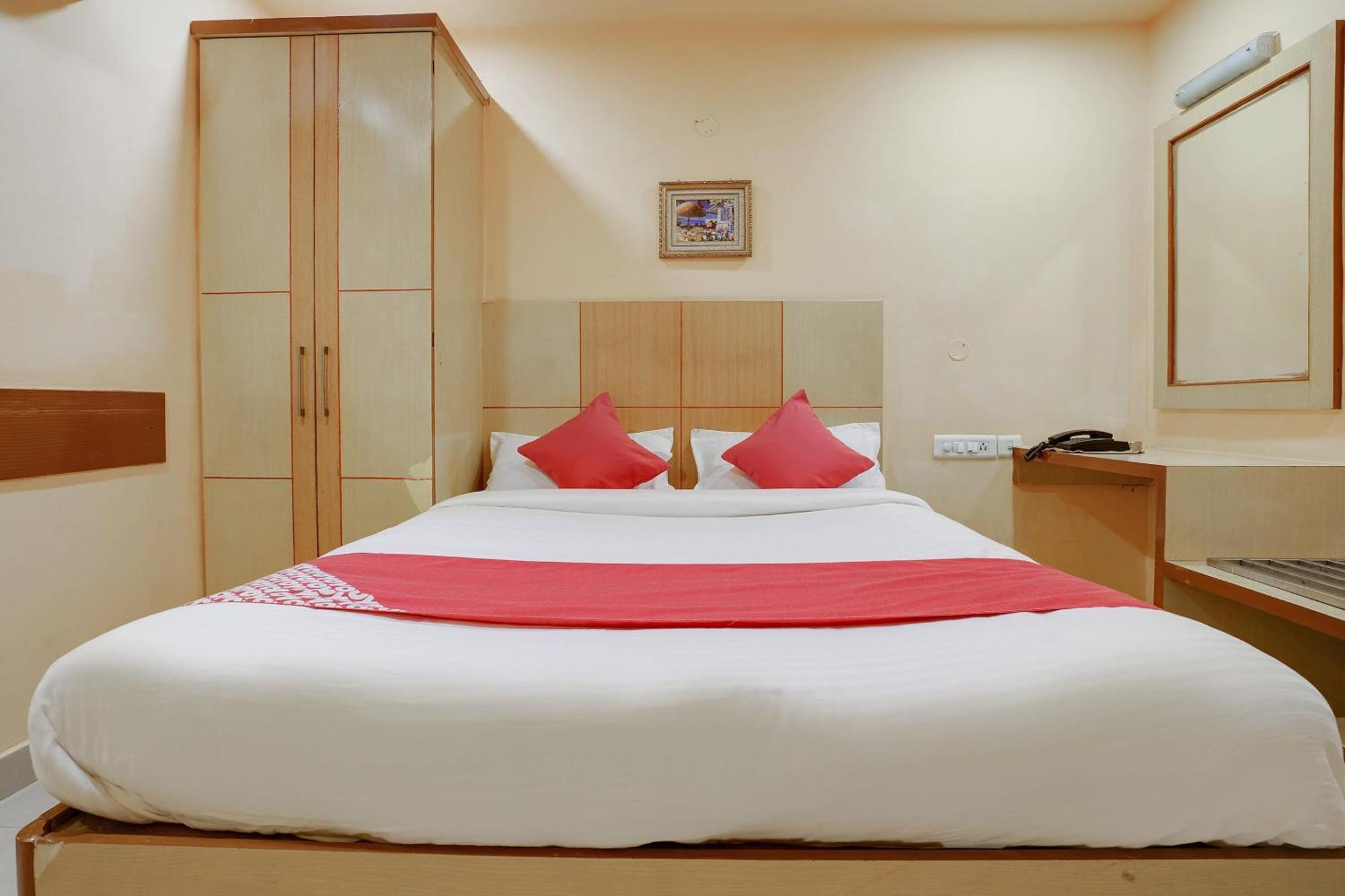 Hotel O Shanta Residency Lodge Sururnagar エクステリア 写真